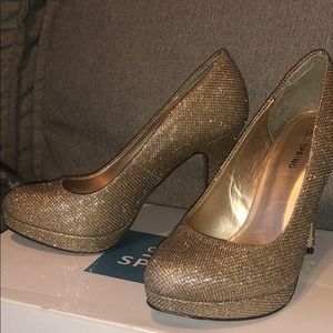 USED CALL IT SPRING HEELS SIZE 7